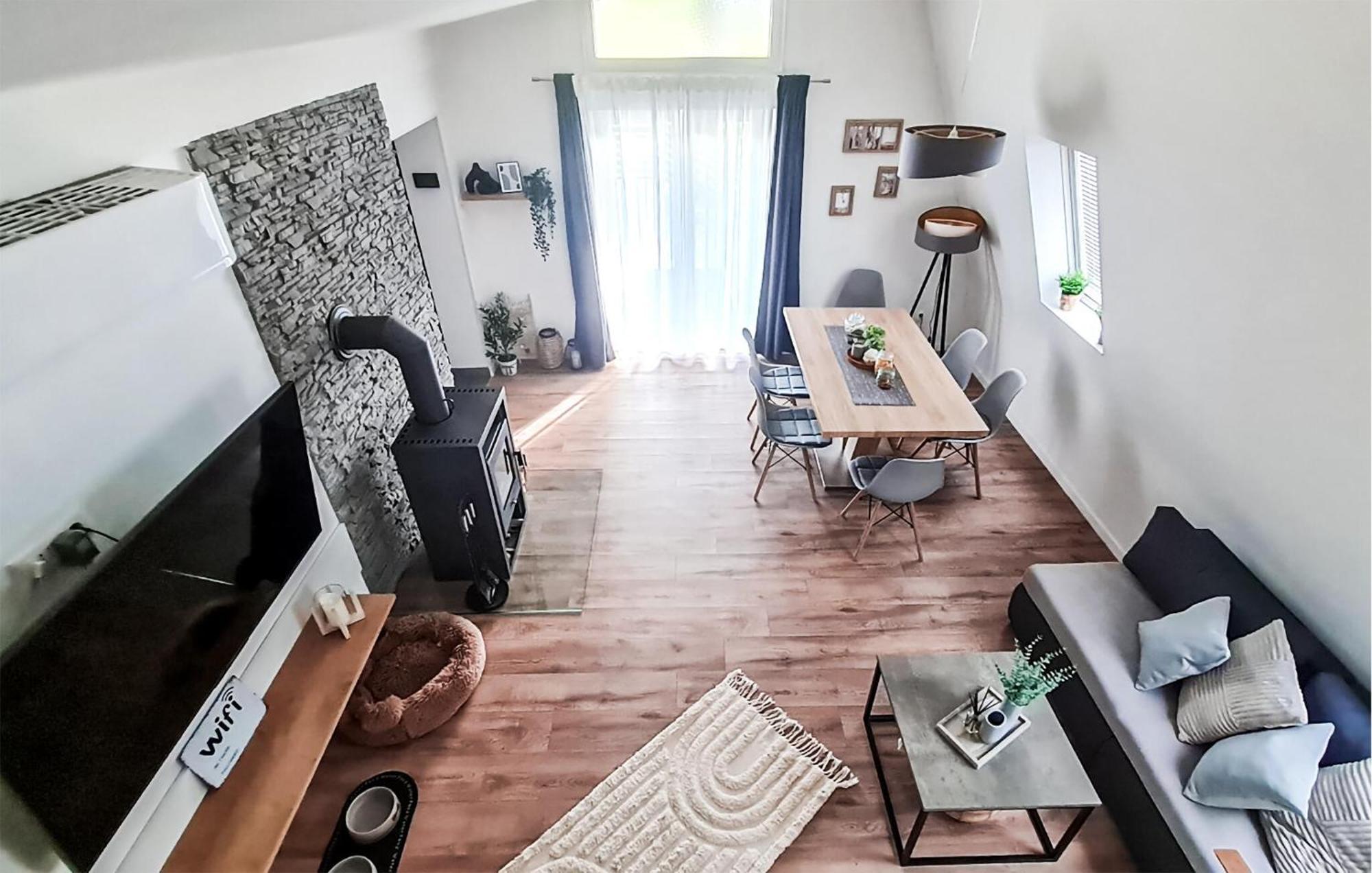 Nice Home In Karlovac With Wifi 外观 照片