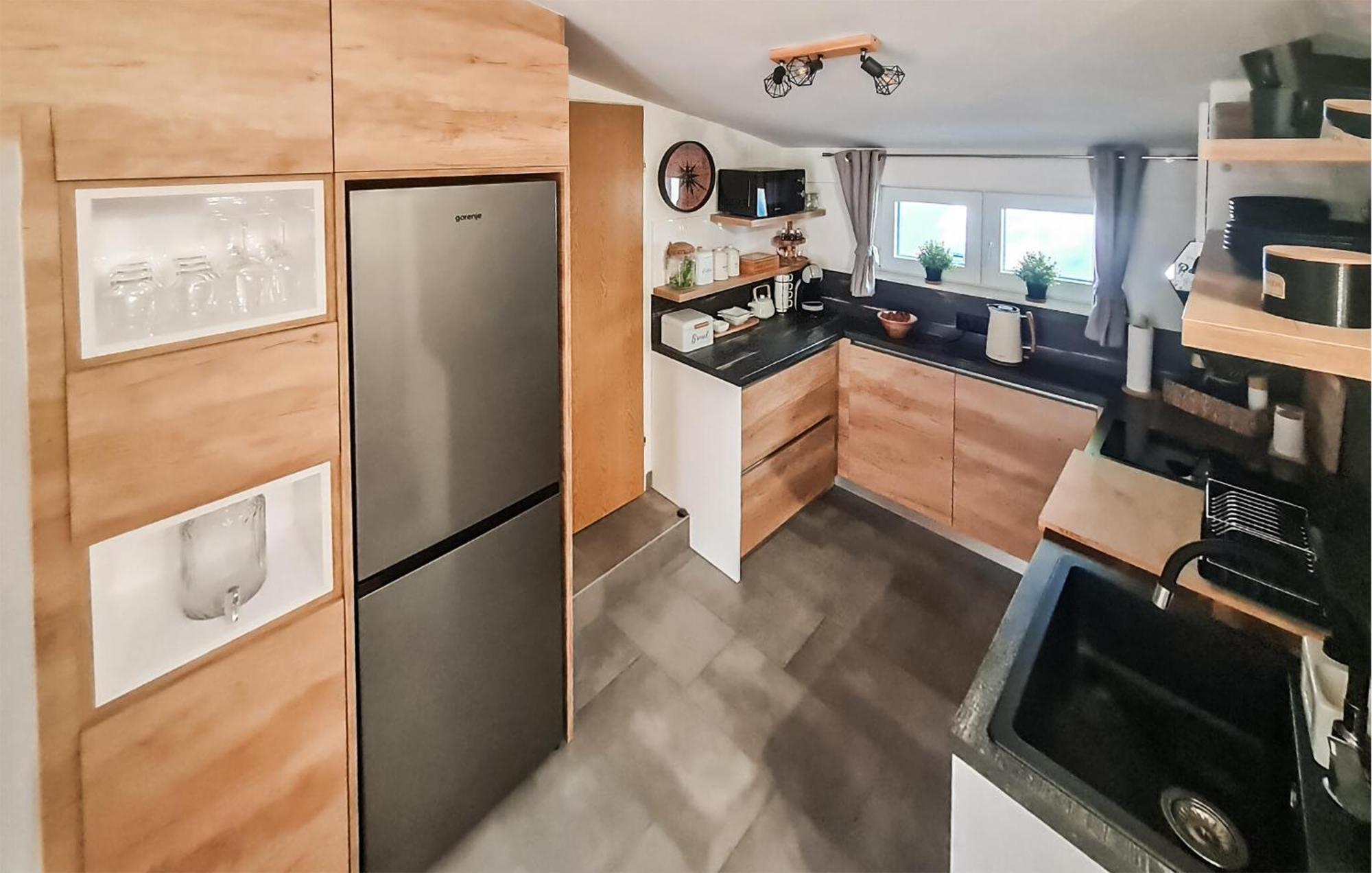 Nice Home In Karlovac With Wifi 外观 照片